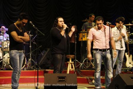 گزارش تصویری از کنسرت گروه سون در سالن میلاد تهران